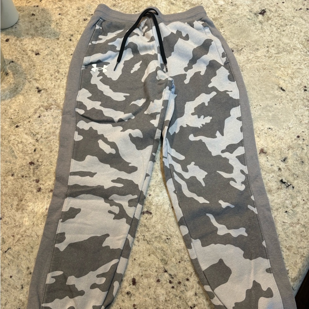 Under Armour youth medium